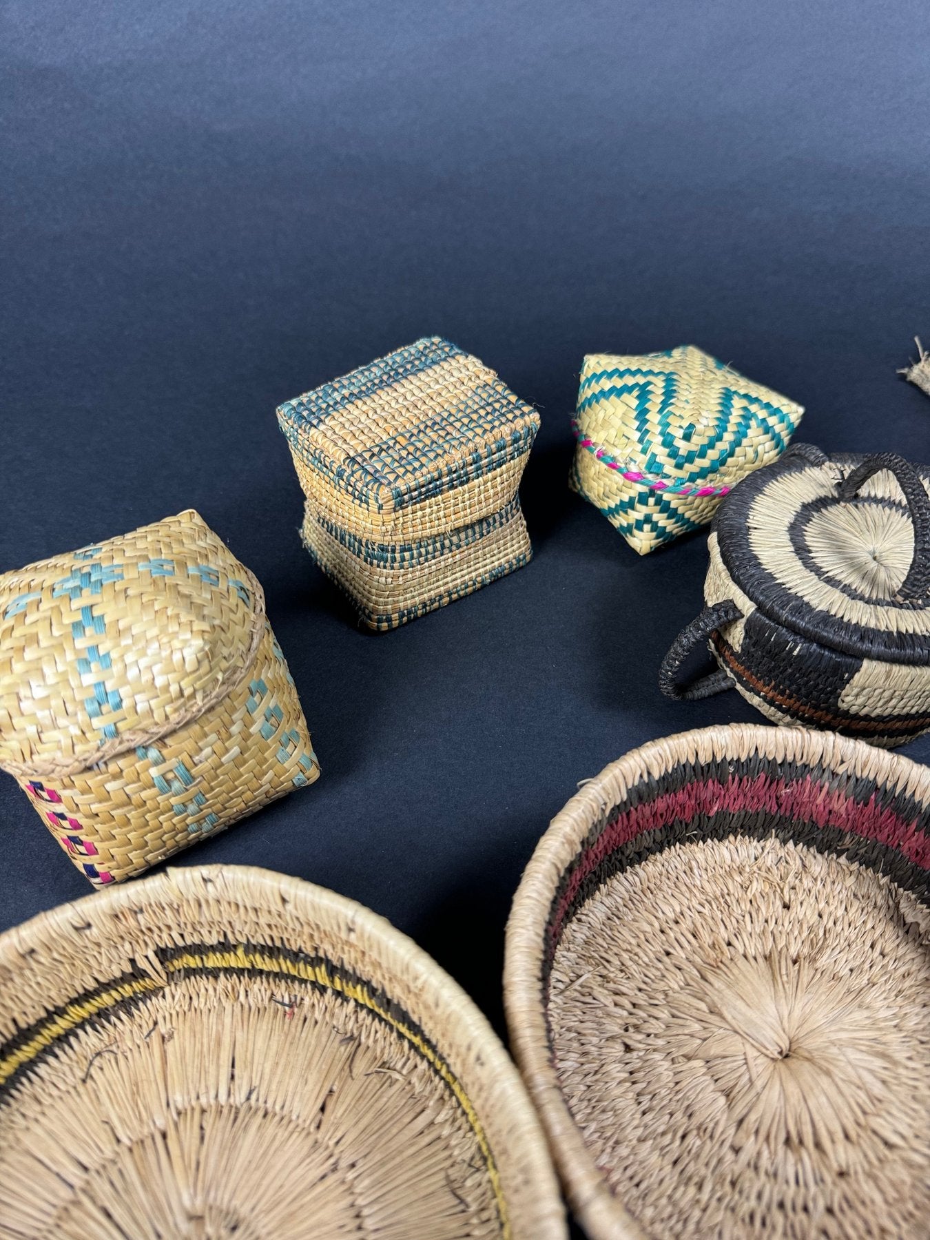 Lote de cestas artesanías Shoowa-Kuba y Tetela