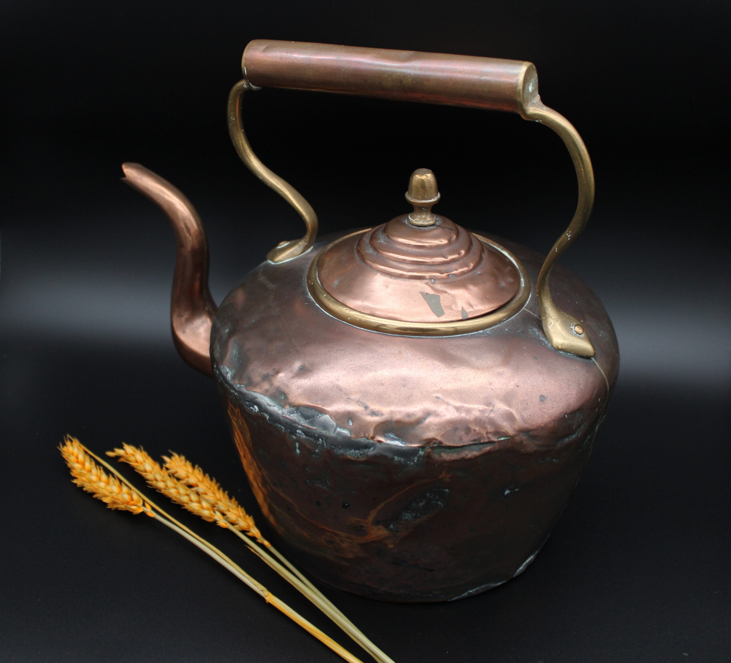 Cafetera-Tetera Antigua de Cobre y Latón. Circa 1900