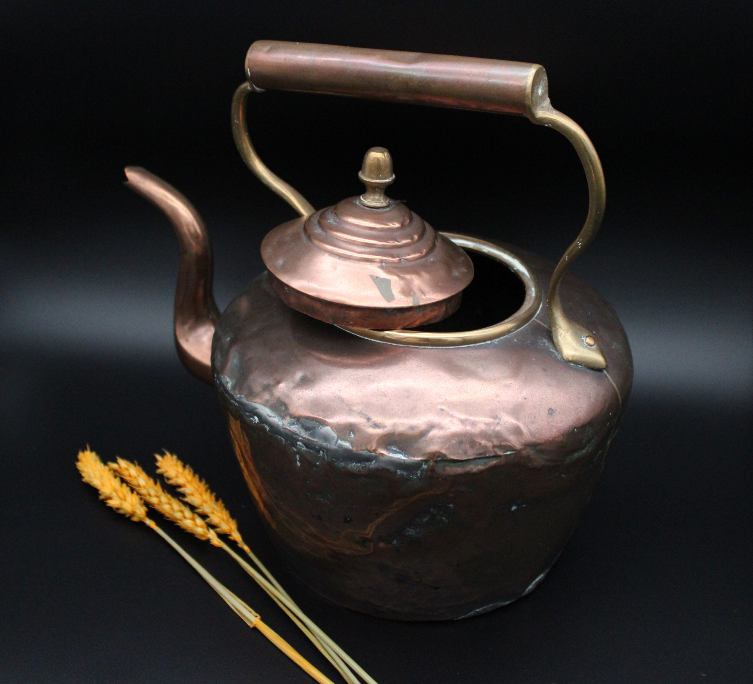 Cafetera-Tetera Antigua de Cobre y Latón. Circa 1900