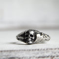 Anillo Voddoo con Turmalina Verde – Plata de Ley. De Santiago Prada
