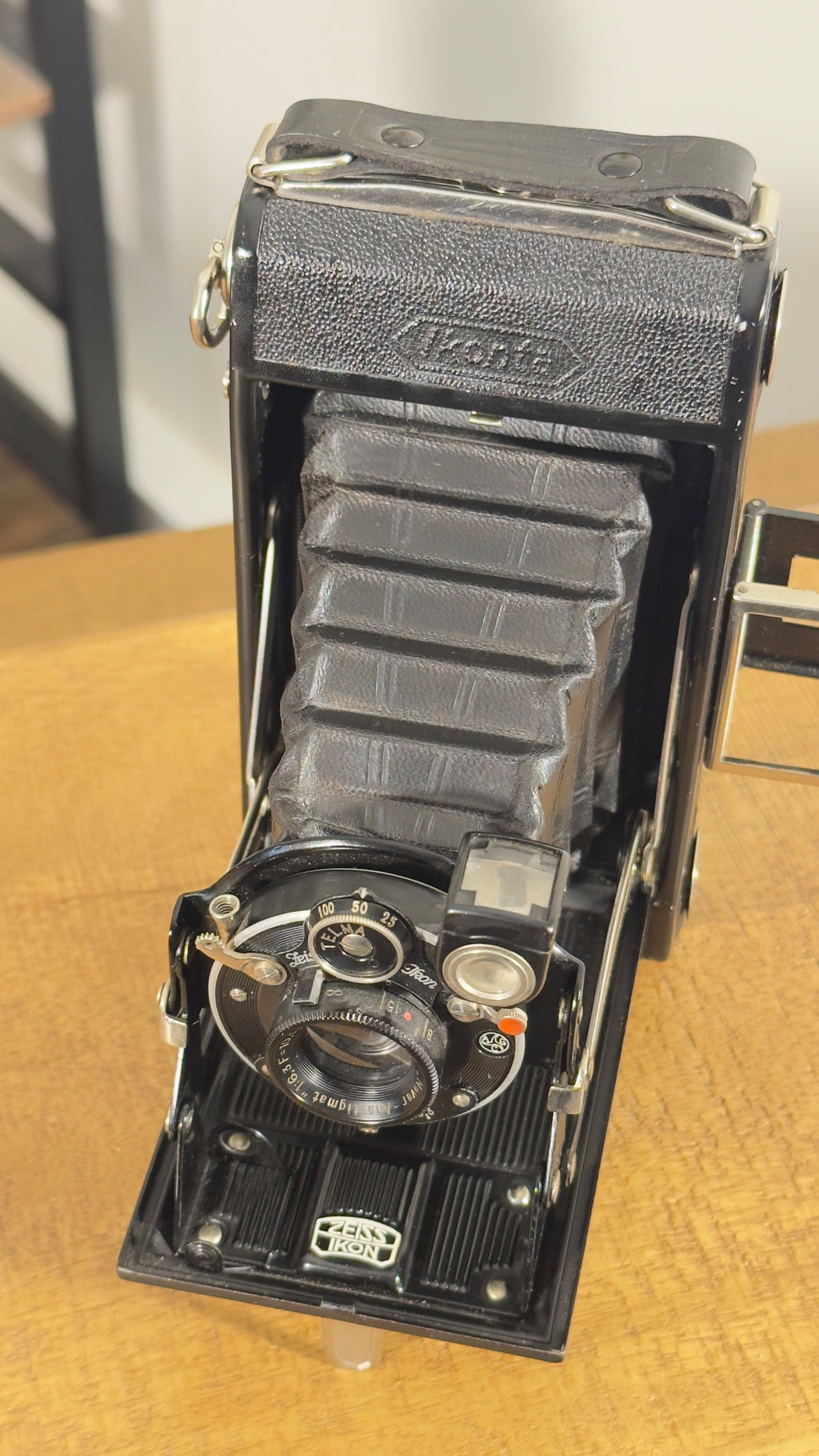 Cámara Zeiss Ikon Ikonta 6x9 c.1930 | Cámara Alemana de Fuelle | Novar Anastigmat 10.5 cm | Fotografía Analógica de Medio Formato