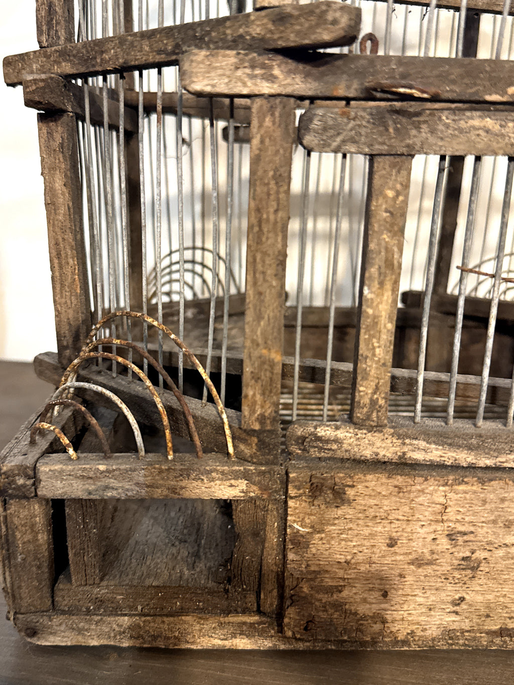 Antigua Jaula Trampa de Reclamo para Pájaros | Posible Origen Portugués | Arte Popular Rural | Finales del Siglo XIX – Principios del Siglo XX