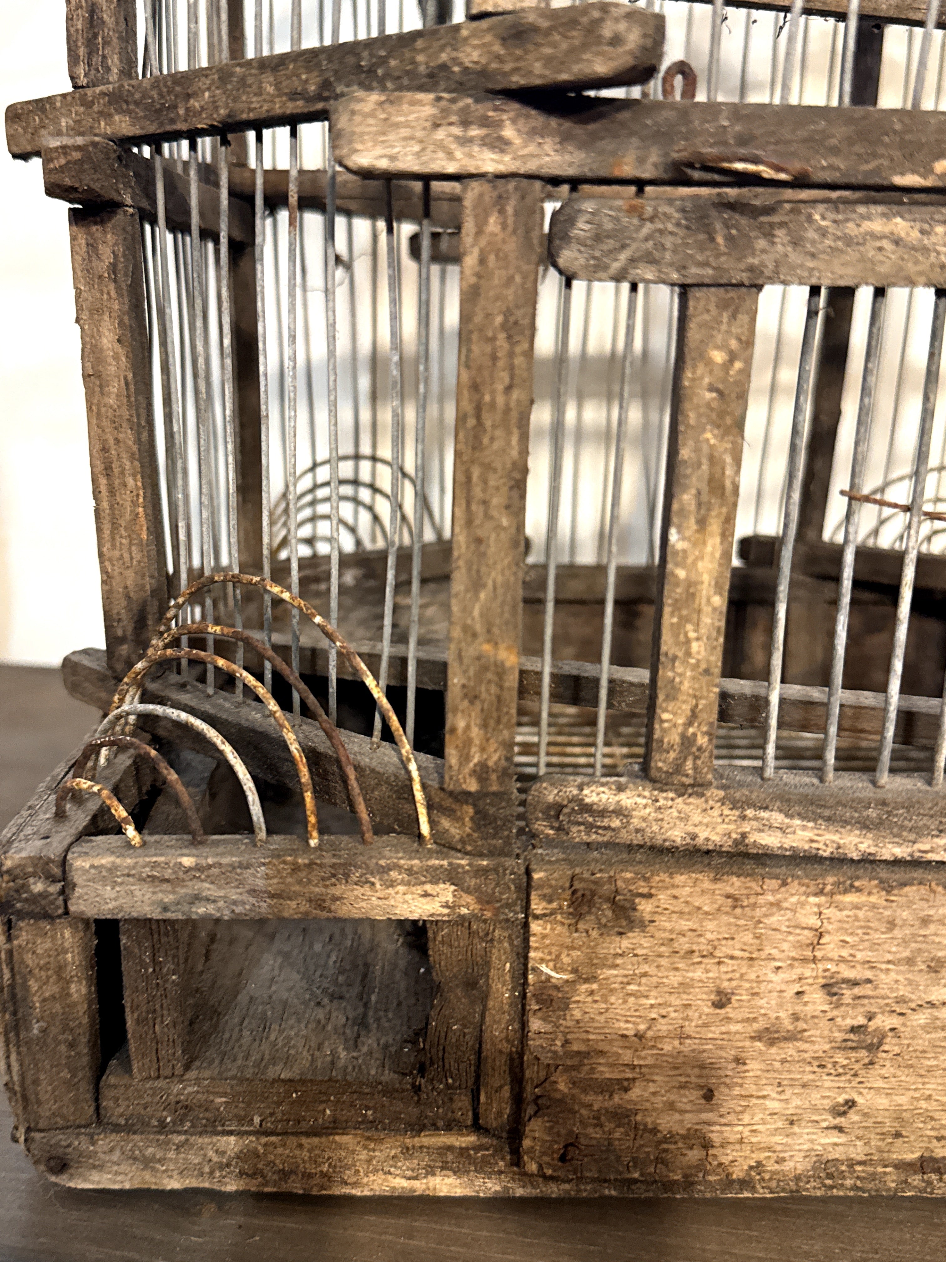 Antigua Jaula Trampa de Reclamo para Pájaros | Posible Origen Portugués | Arte Popular Rural | Finales del Siglo XIX – Principios del Siglo XX