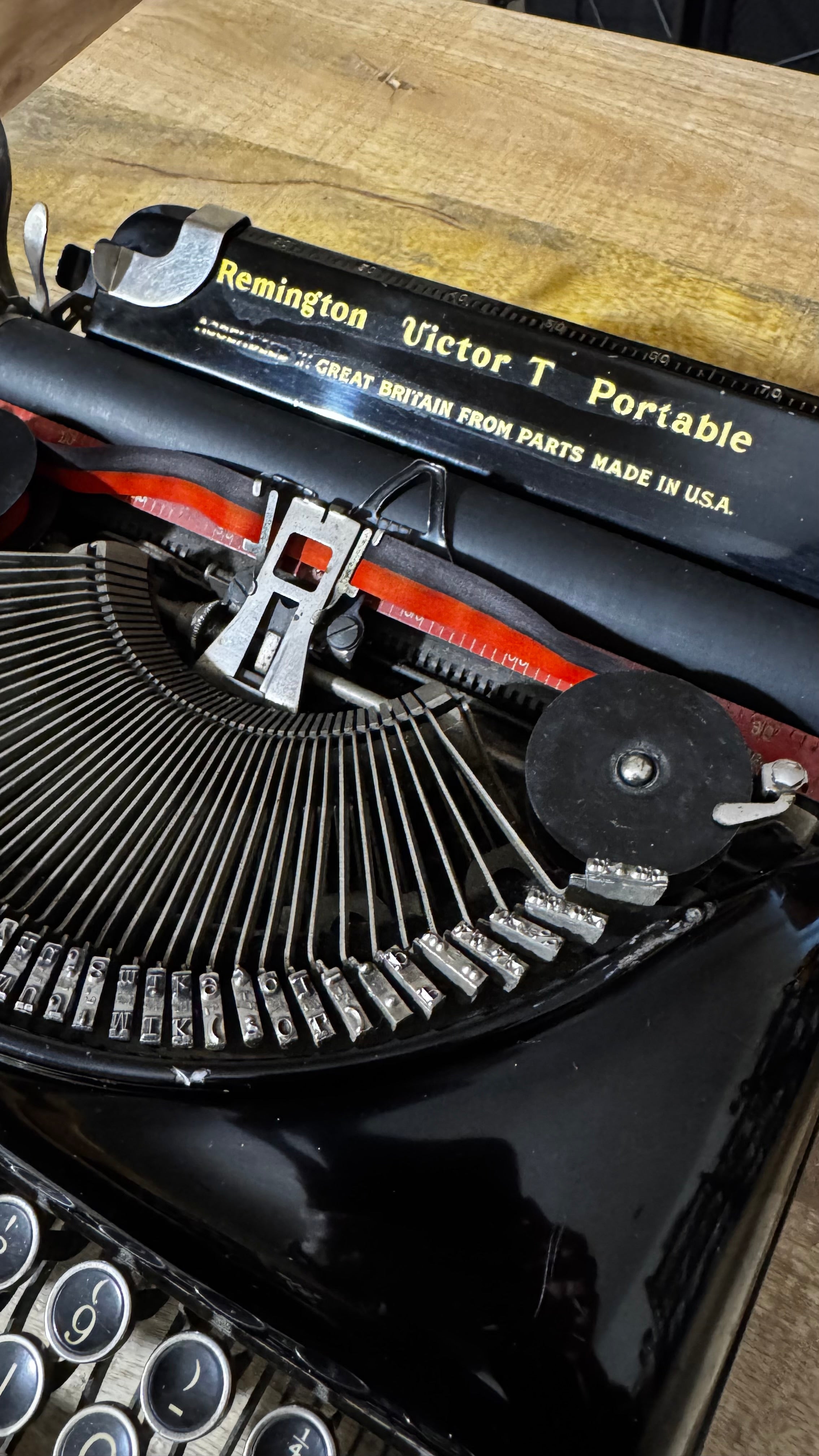 Remington Victor T Portable | Antigua Máquina de Escribir Americana | Máquina de Escribir Portátil Vintage | Década 1930 | Funcional