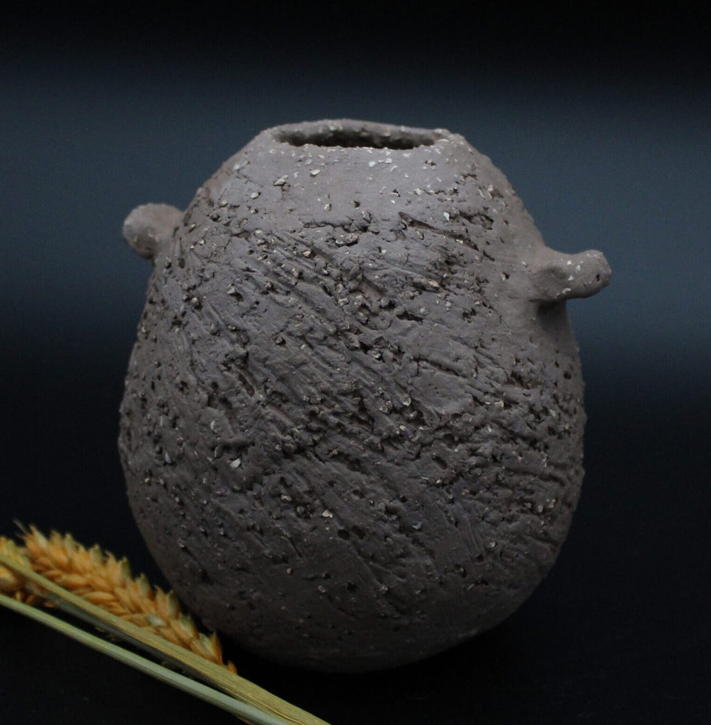 "Scar" Vase by Mónica Torres