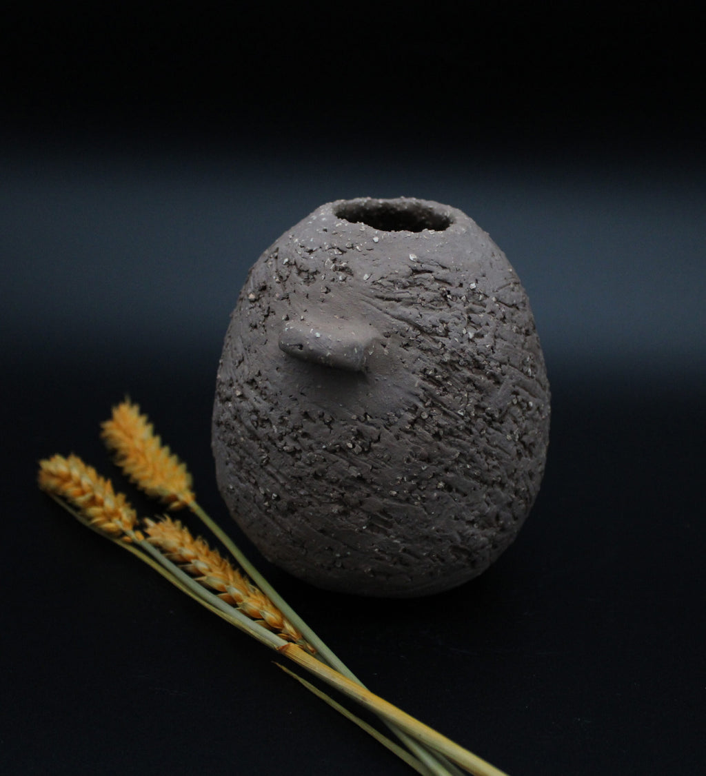 "Scar" Vase by Mónica Torres