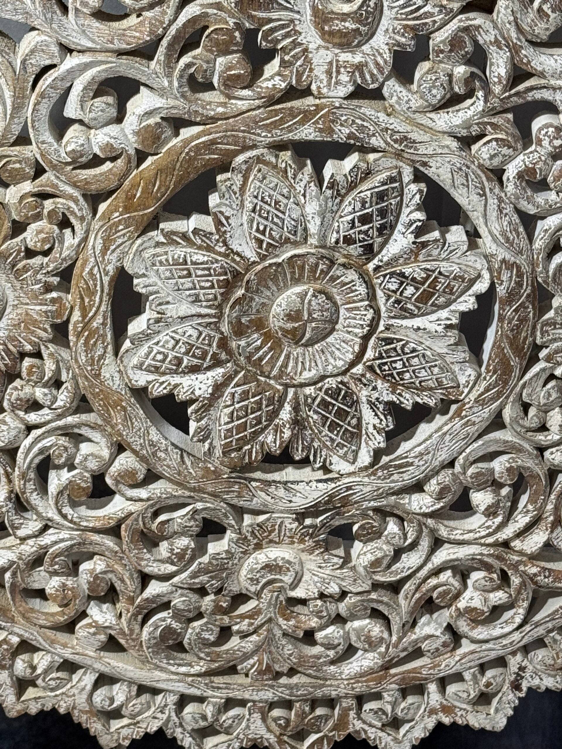 Mandala de madera tallada a mano – Pieza única de la India