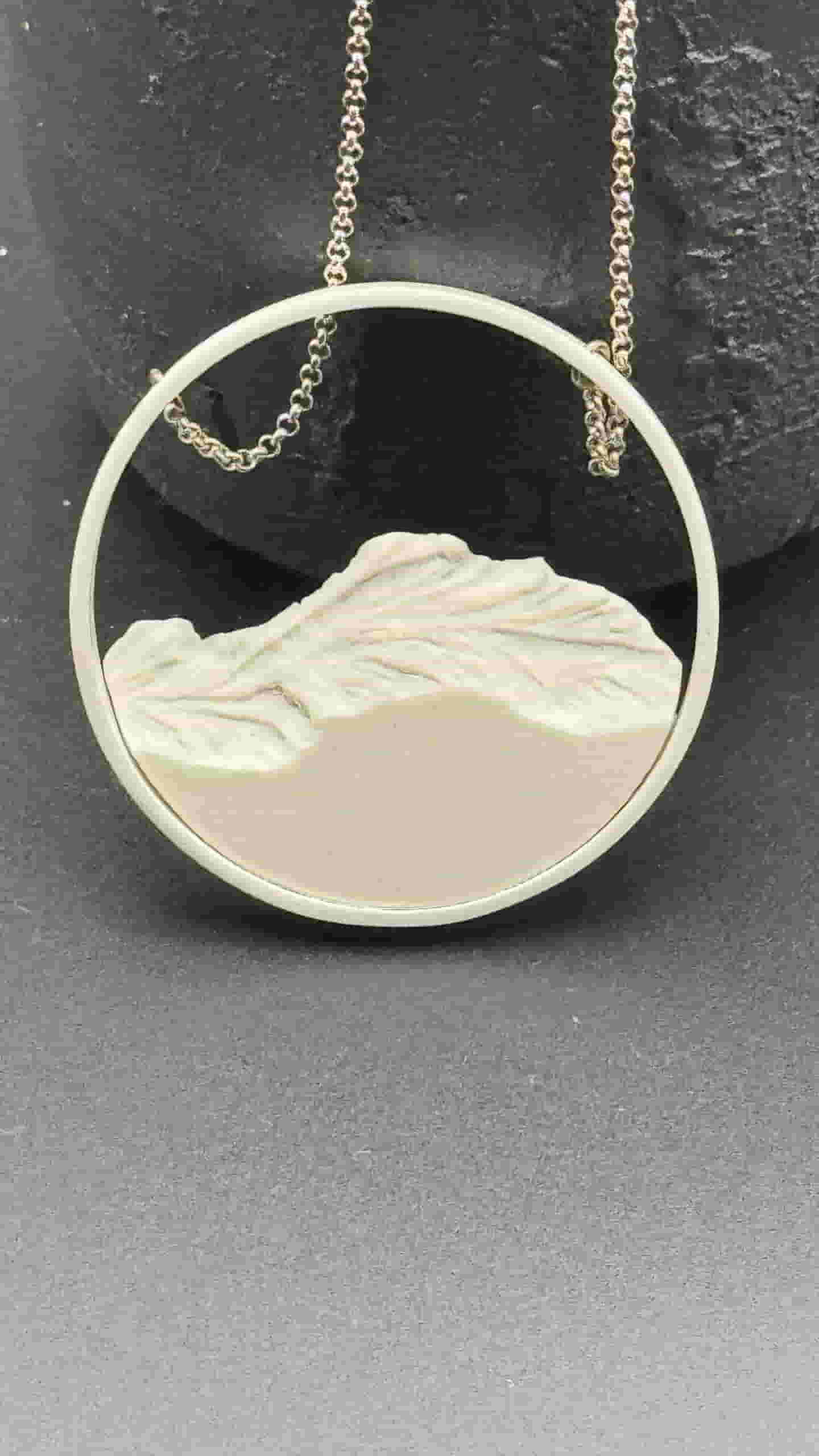 Collar Circular Plata  Blanco - Colección Fragmentos de Ana Martinez y David de Felipe