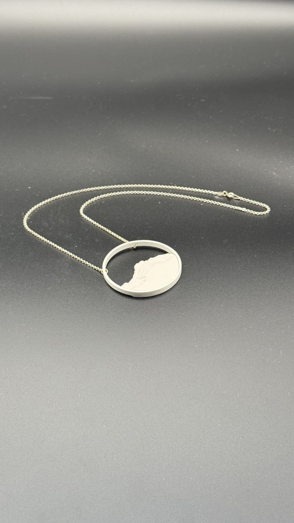 Circular White Silver Necklace - Fragmentos Collection by Ana Martinez and David de Felipe