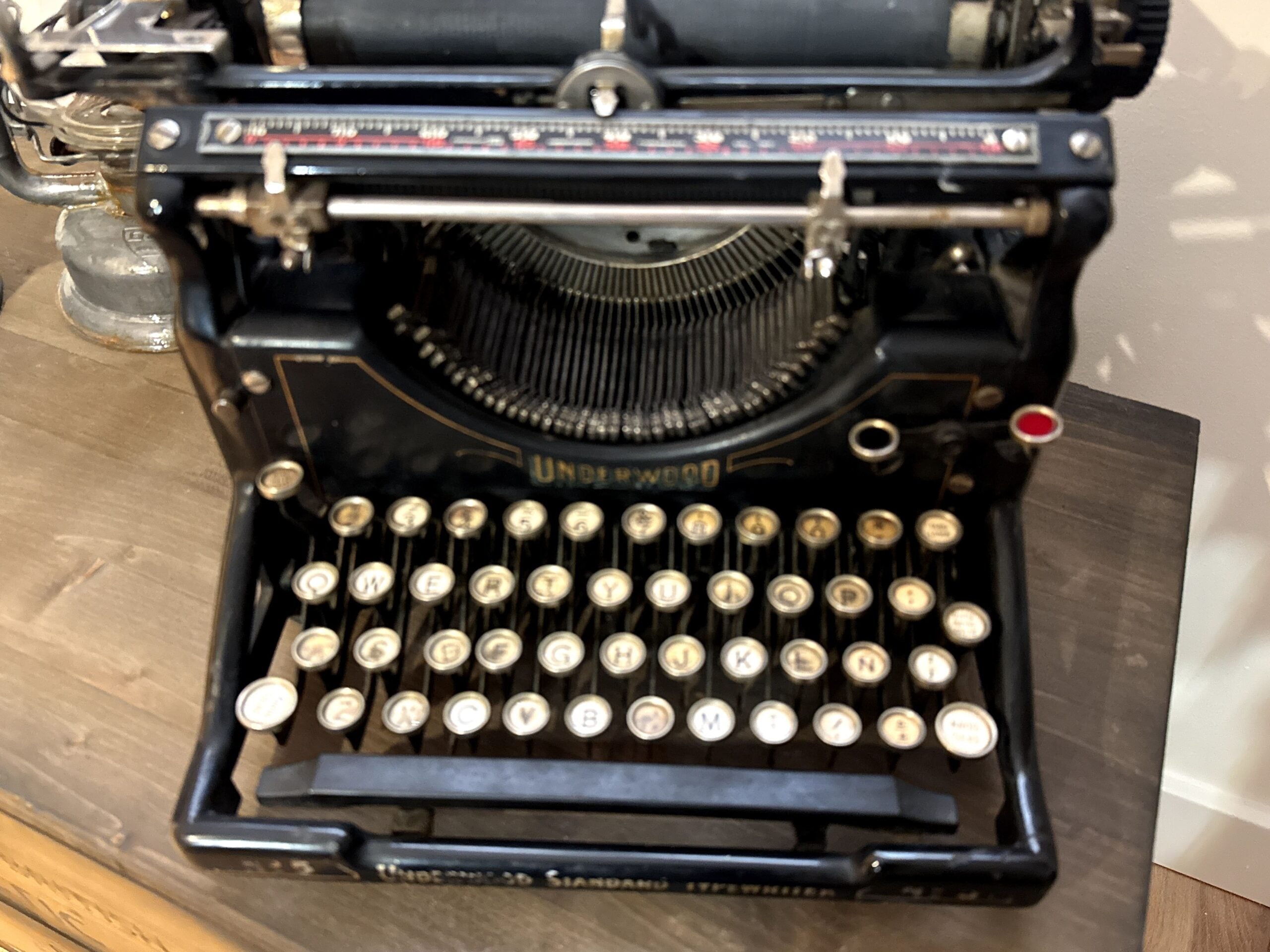 Máquina de escribir antigua Underwood Nº 5 decoración vintage (1926–1927)