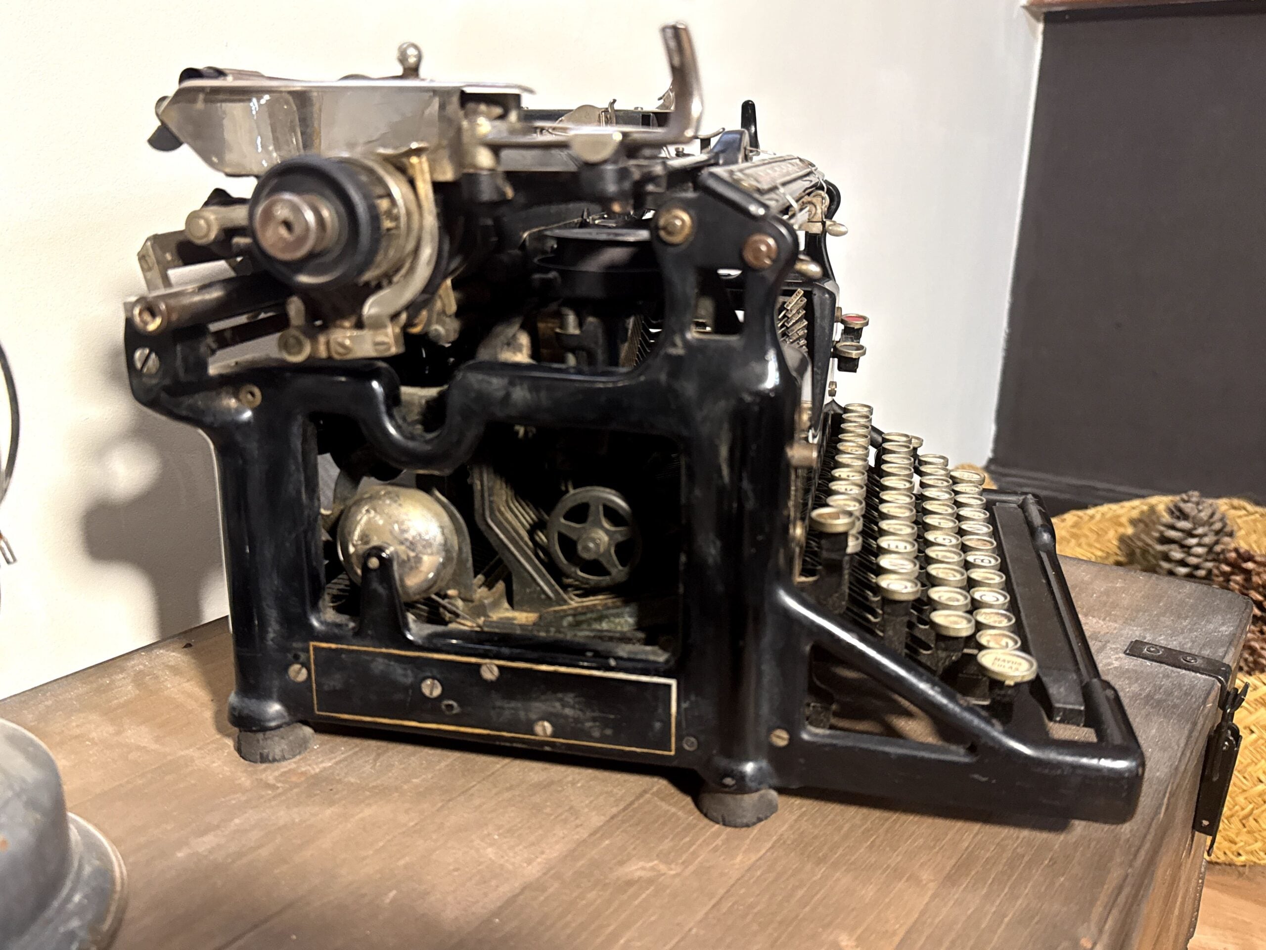 Máquina de escribir antigua Underwood Nº 5 decoración vintage (1926–1927)