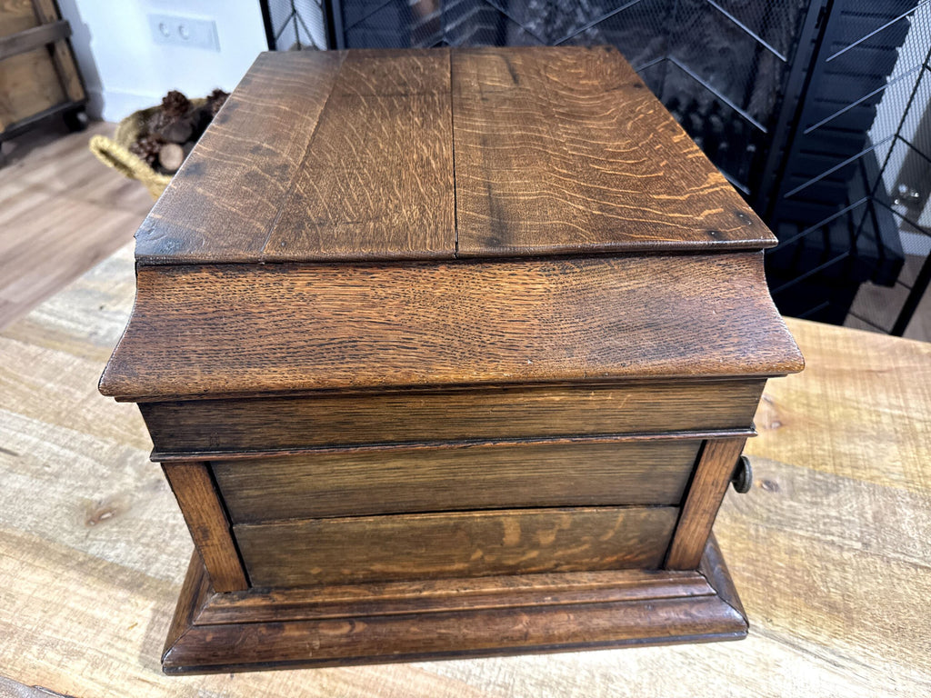 Gramófono Columbia Grafonola (circa 1918–1922) – Pieza original funcionando en mueble de roble