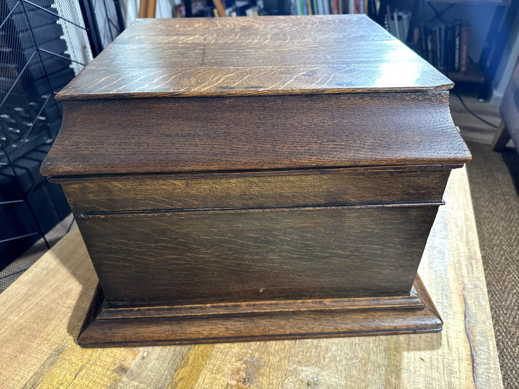 Gramófono Columbia Grafonola (circa 1918–1922) – Pieza original funcionando en mueble de roble