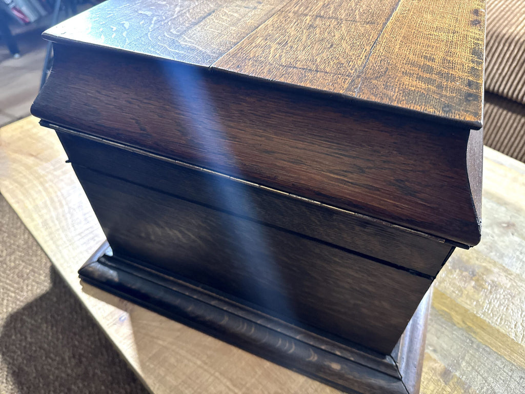 Gramófono Columbia Grafonola (circa 1918–1922) – Pieza original funcionando en mueble de roble