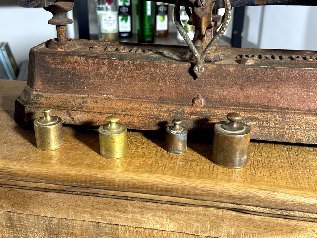 Balanza Antigua Francesa FORCE 10 Kilos – Sistema Béranger con Juego de Pesas (c. 1890–1930)