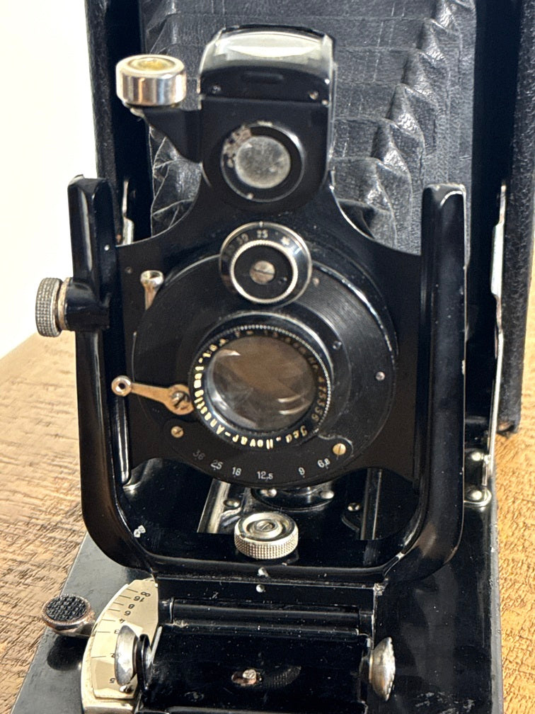 Cámara fotográfica antigua ICA Corrida 156 Novar Anastigmat 135mm – Dresde, Alemania 1915–1925