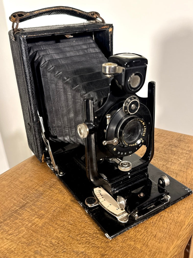 Cámara fotográfica antigua ICA Corrida 156 Novar Anastigmat 135mm – Dresde, Alemania 1915–1925