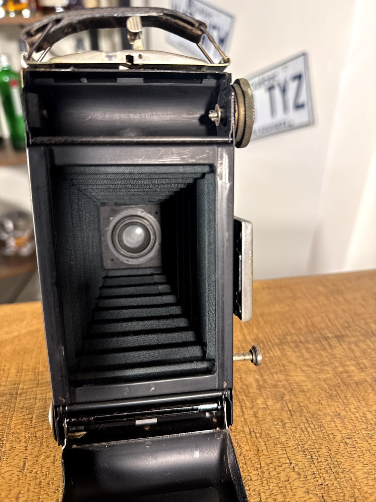 Kodak Six-20 Junior Folding Camera with Kodak Anastigmat Lens – England, c. 1938