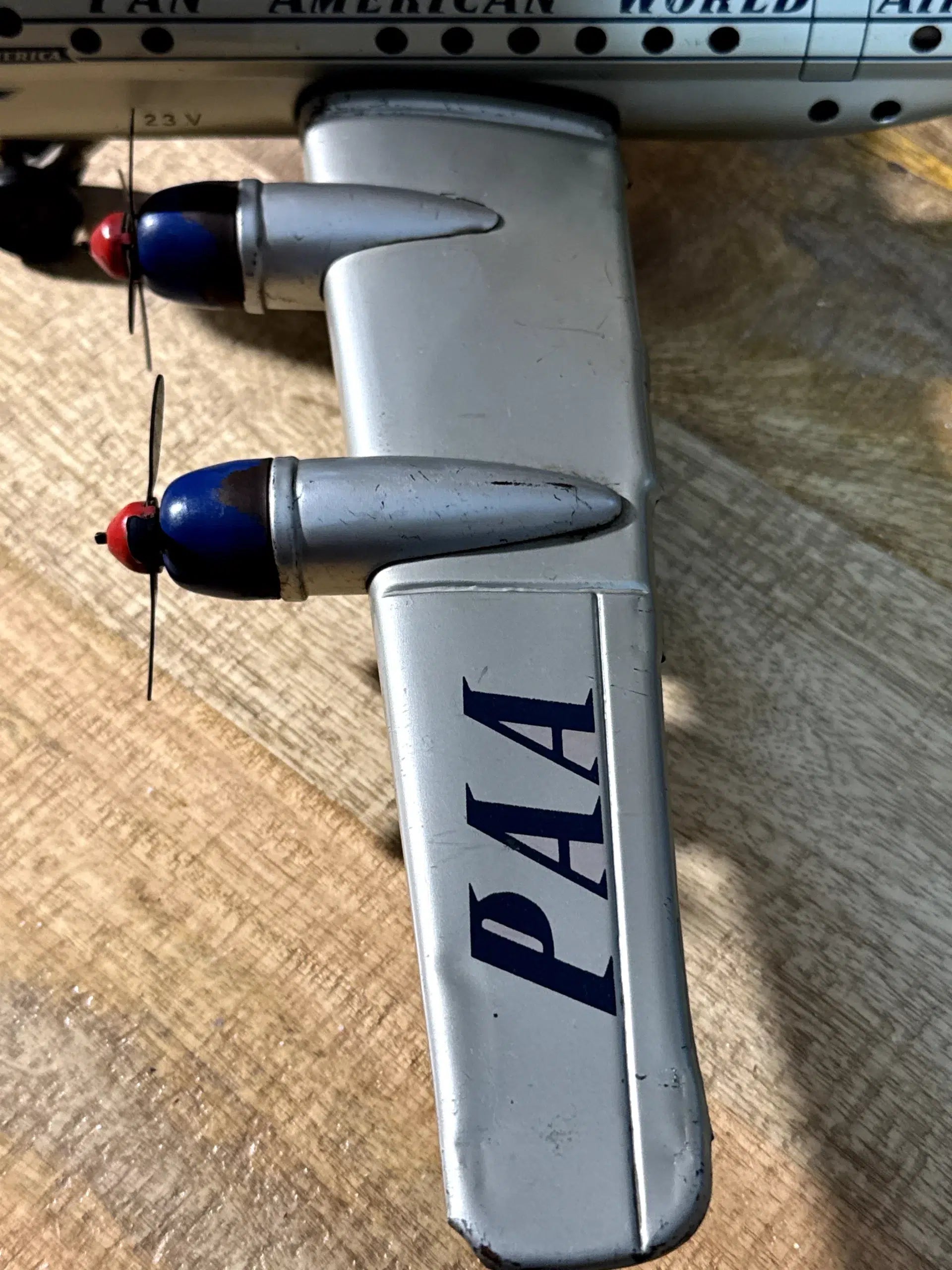 Avión Pan Am Clipper Boeing 377 Stratocruiser de hojalata – Alemania Occidental, años 50