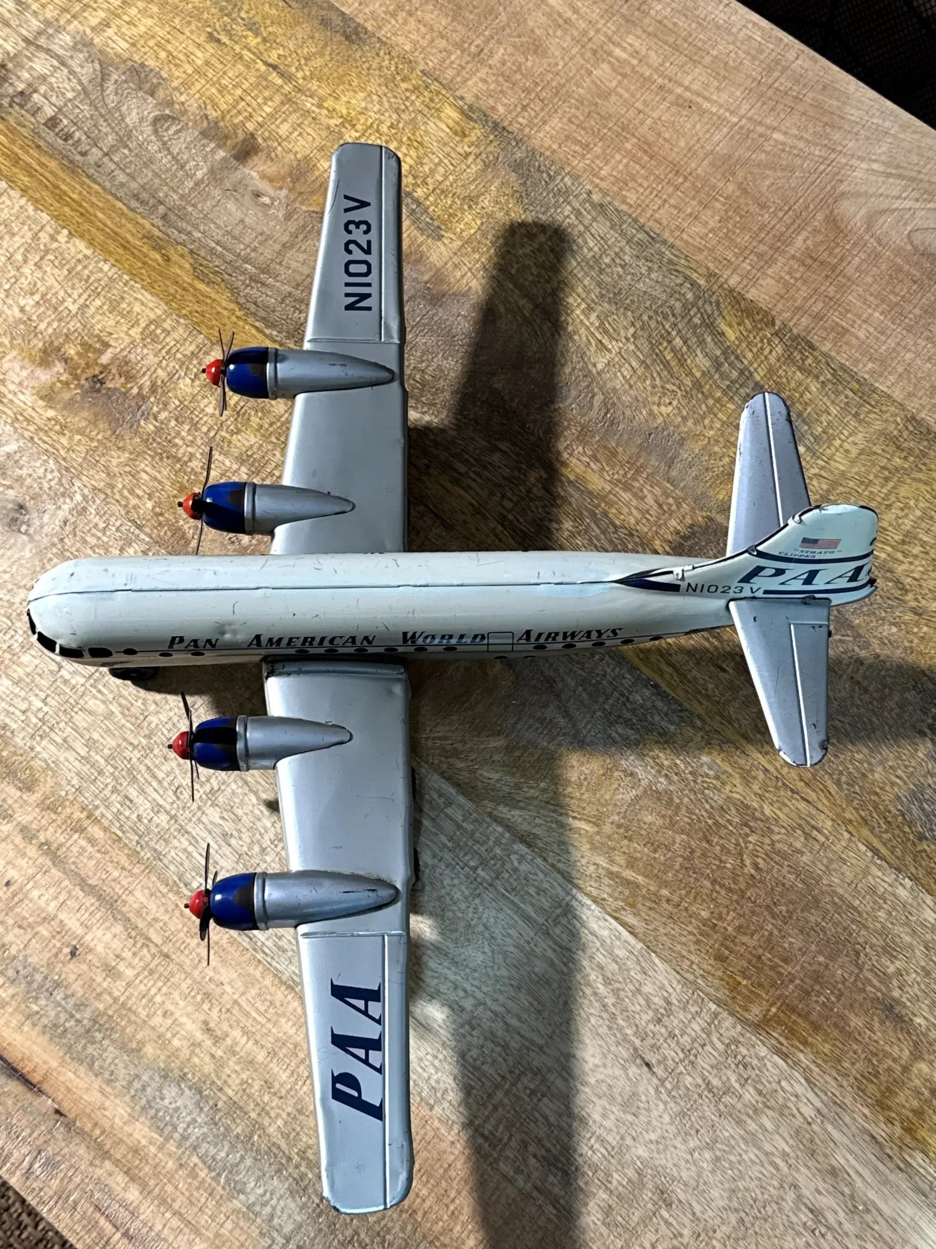 Avión Pan Am Clipper Boeing 377 Stratocruiser de hojalata – Alemania Occidental, años 50