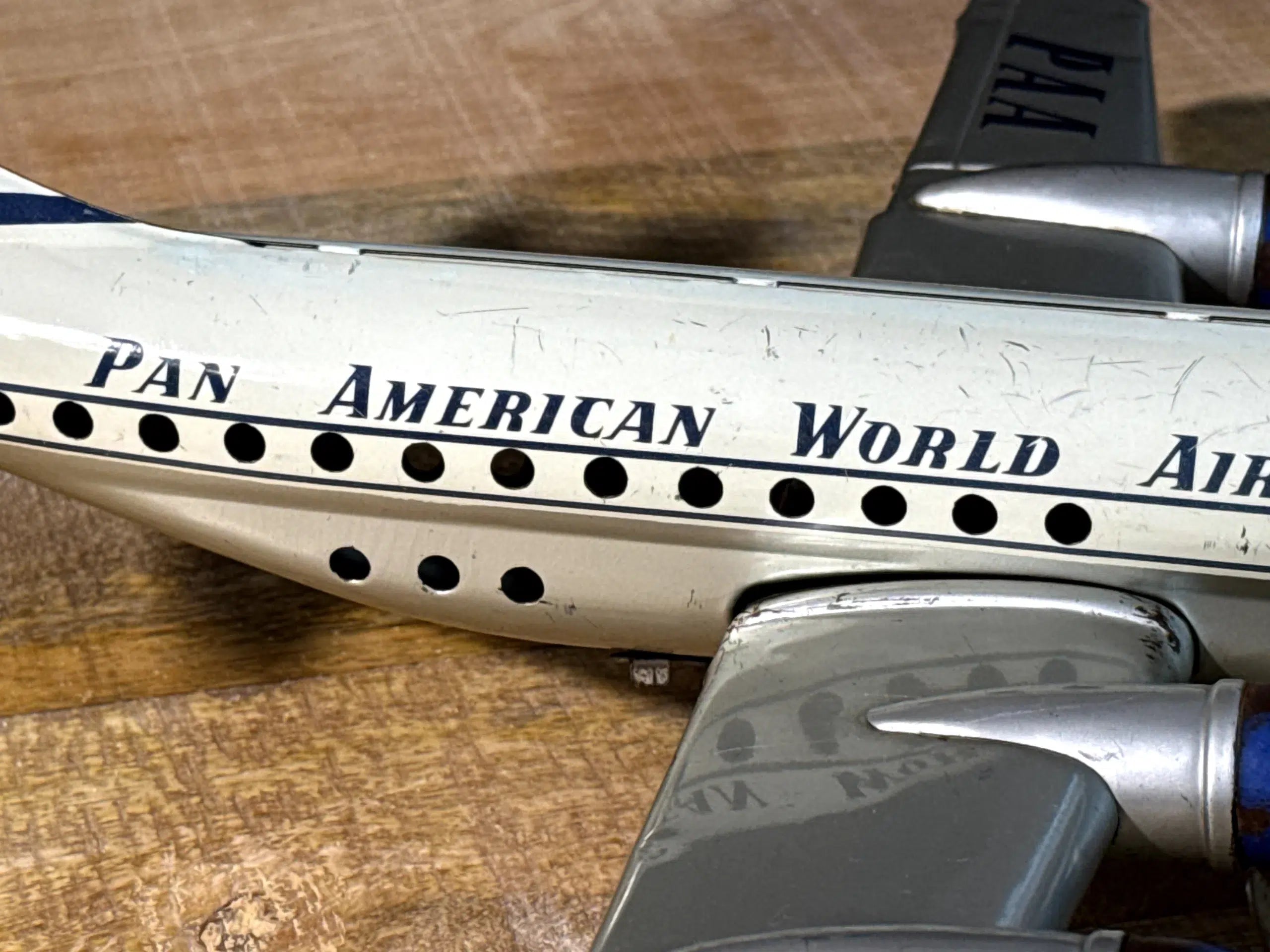 Avión Pan Am Clipper Boeing 377 Stratocruiser de hojalata – Alemania Occidental, años 50