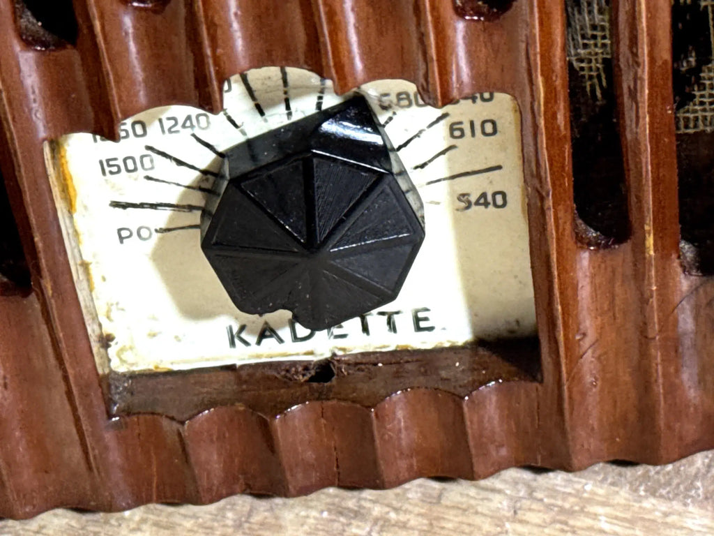 Radio Antigua Kadette Art Déco c.1935 – Radio de Válvulas Americana Funcional en Madera