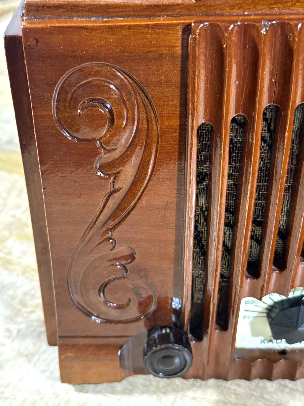 Radio Antigua Kadette Art Déco c.1935 – Radio de Válvulas Americana Funcional en Madera