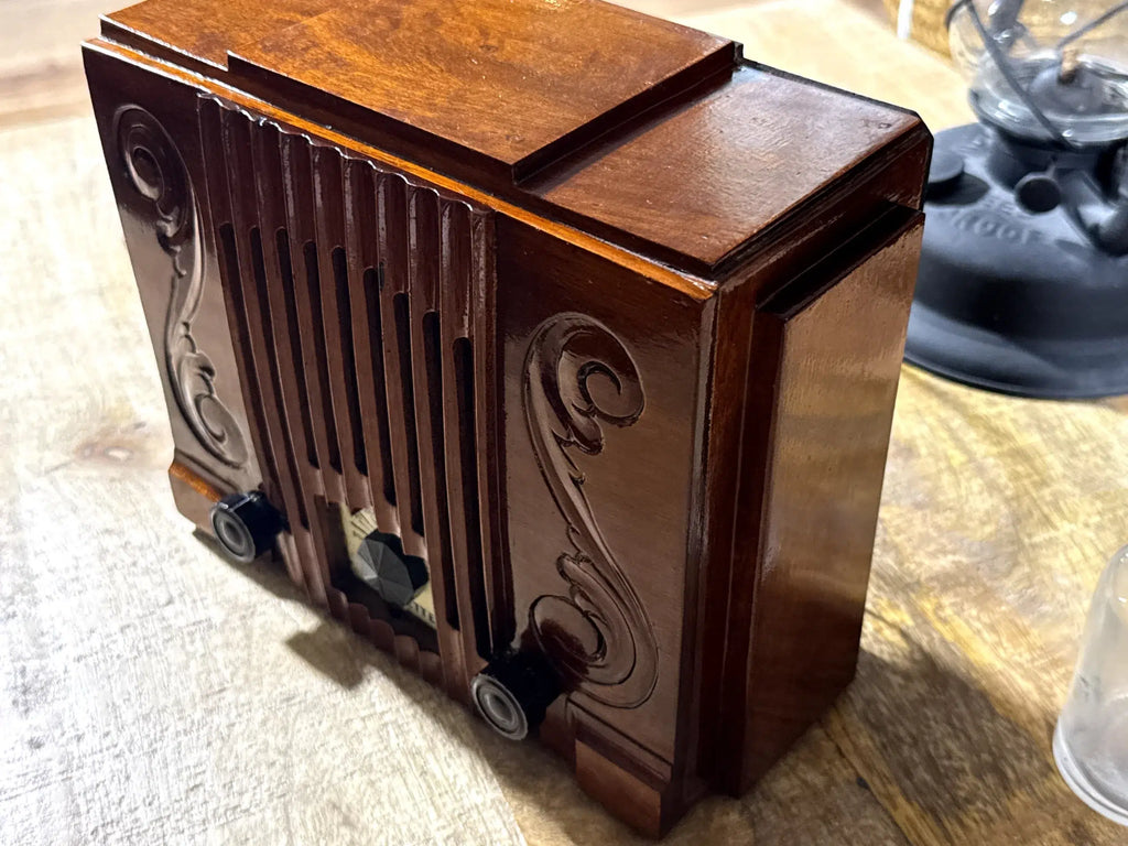 Radio Antigua Kadette Art Déco c.1935 – Radio de Válvulas Americana Funcional en Madera