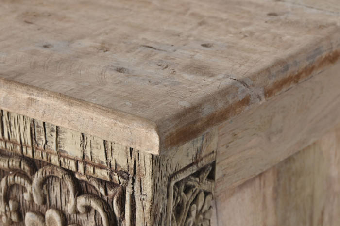 Consola de Madera Tallada – Pieza Única