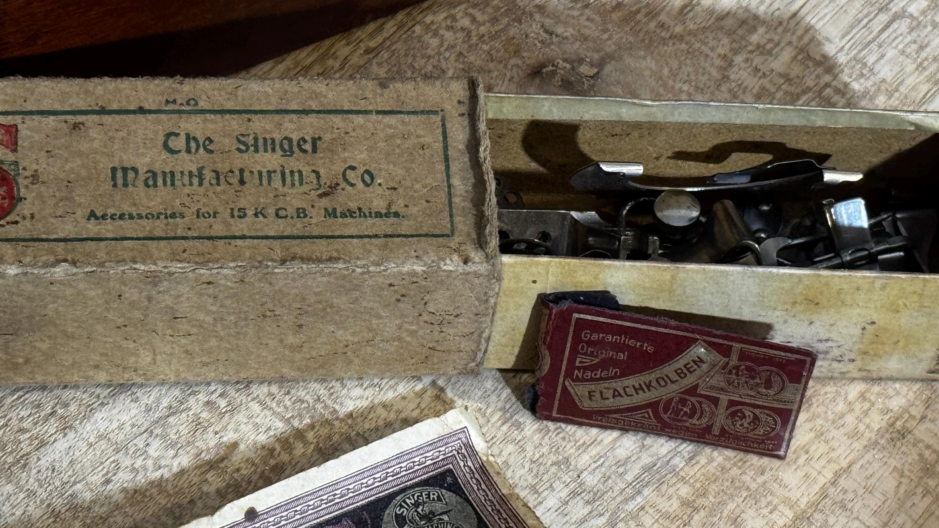 Máquina de Coser Antigua Singer 15K de 1920 | Sphinx Memphis | Estuche, Accesorios y Garantía Original de 1924