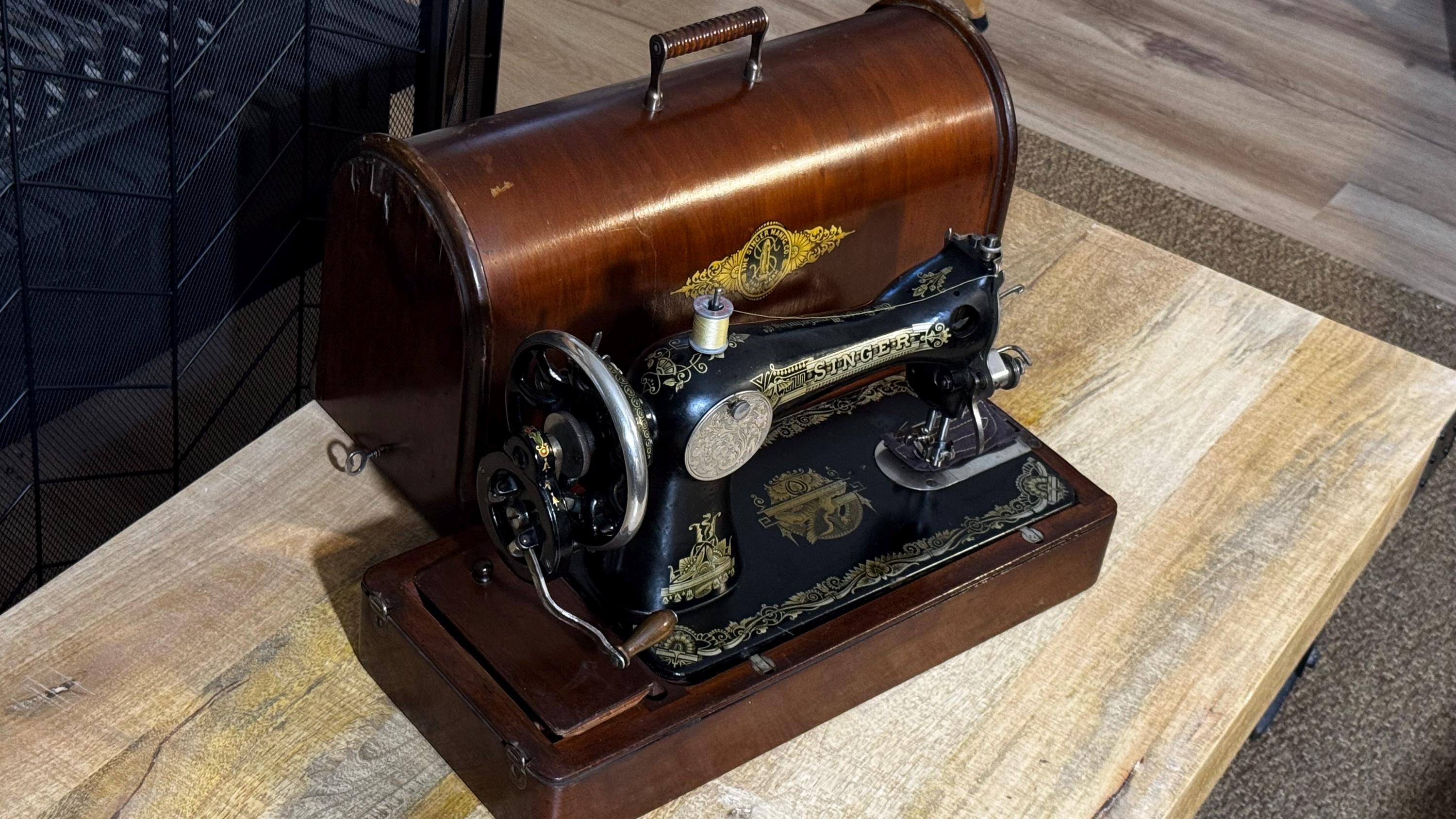 Máquina de Coser Antigua Singer 15K de 1920 | Sphinx Memphis | Estuche, Accesorios y Garantía Original de 1924