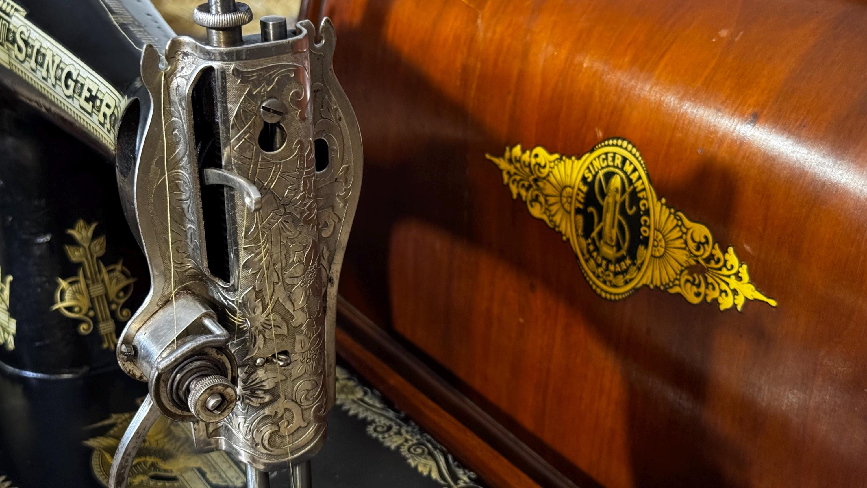Máquina de Coser Antigua Singer 15K de 1920 | Sphinx Memphis | Estuche, Accesorios y Garantía Original de 1924
