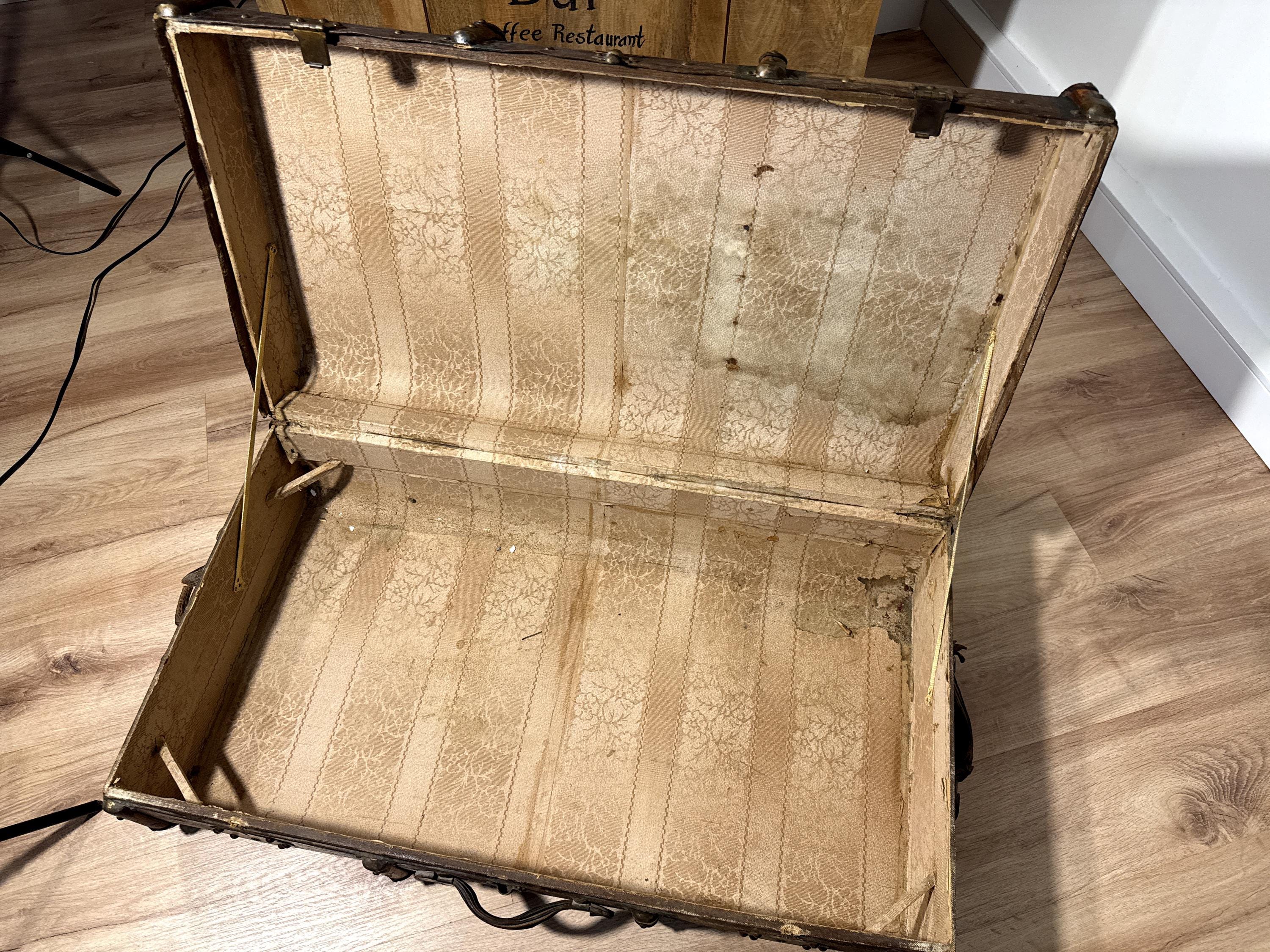 Maleta de Viaje Antigua Casa Piter Madrid | Baúl Original c.1900 | Steamer Trunk Español | Mesa de Centro Vintage | Antigüedad