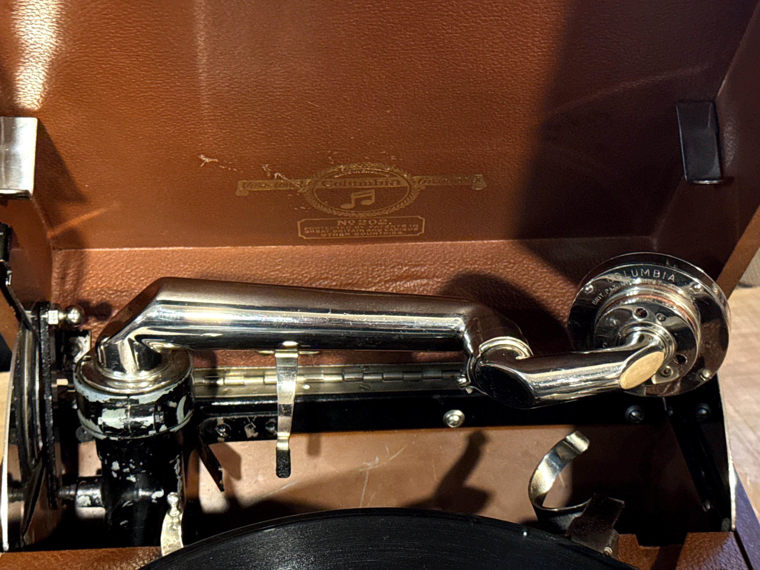 Gramófono Portátil Columbia Viva-tonal Nº 202 | Gramola Antigua Inglesa c.1930 | Reproductor 78 RPM de Cuerda | Made in England