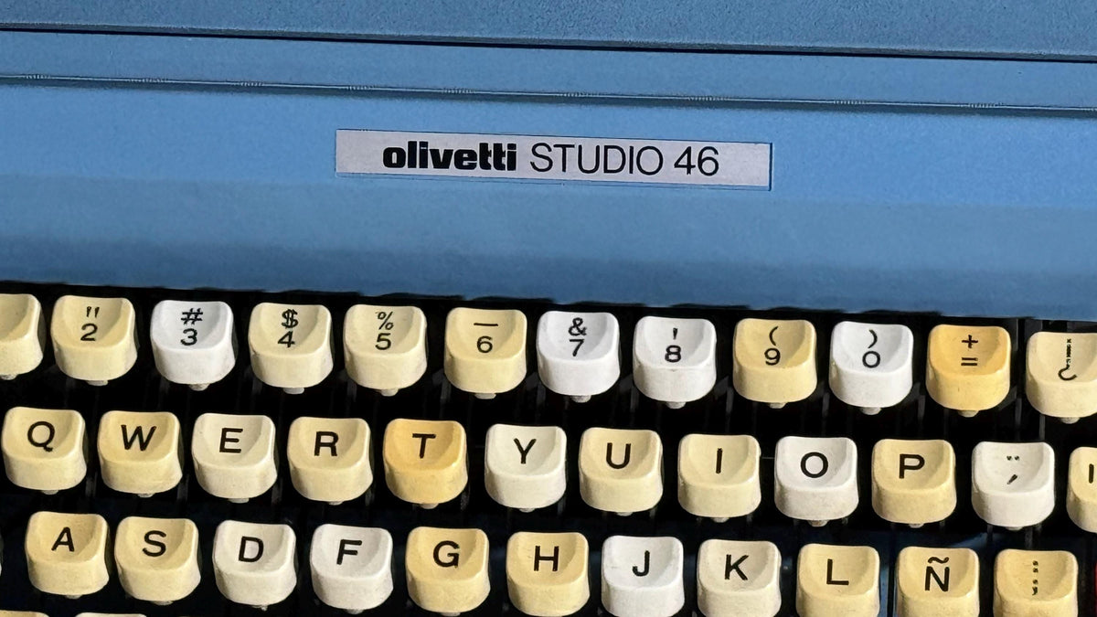 Máquina de Escribir Olivetti Studio 46 Azul Funcionando | Vintage con Maletín