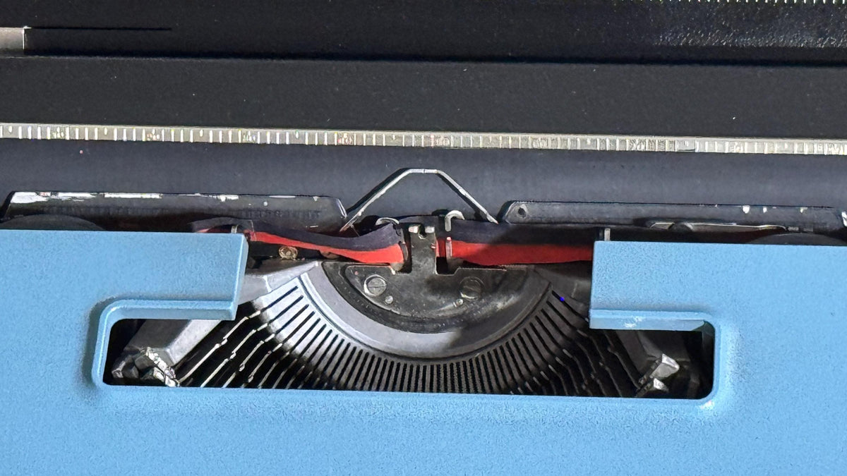 Máquina de Escribir Olivetti Studio 46 Azul Funcionando | Vintage con Maletín