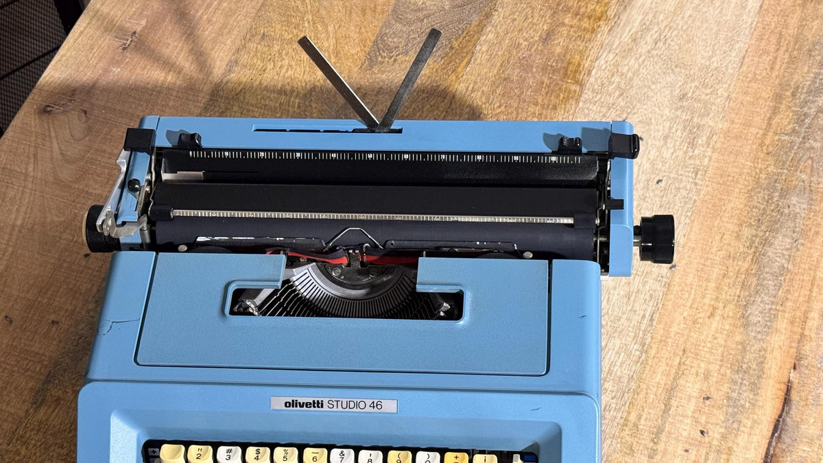 Máquina de Escribir Olivetti Studio 46 Azul Funcionando | Vintage con Maletín