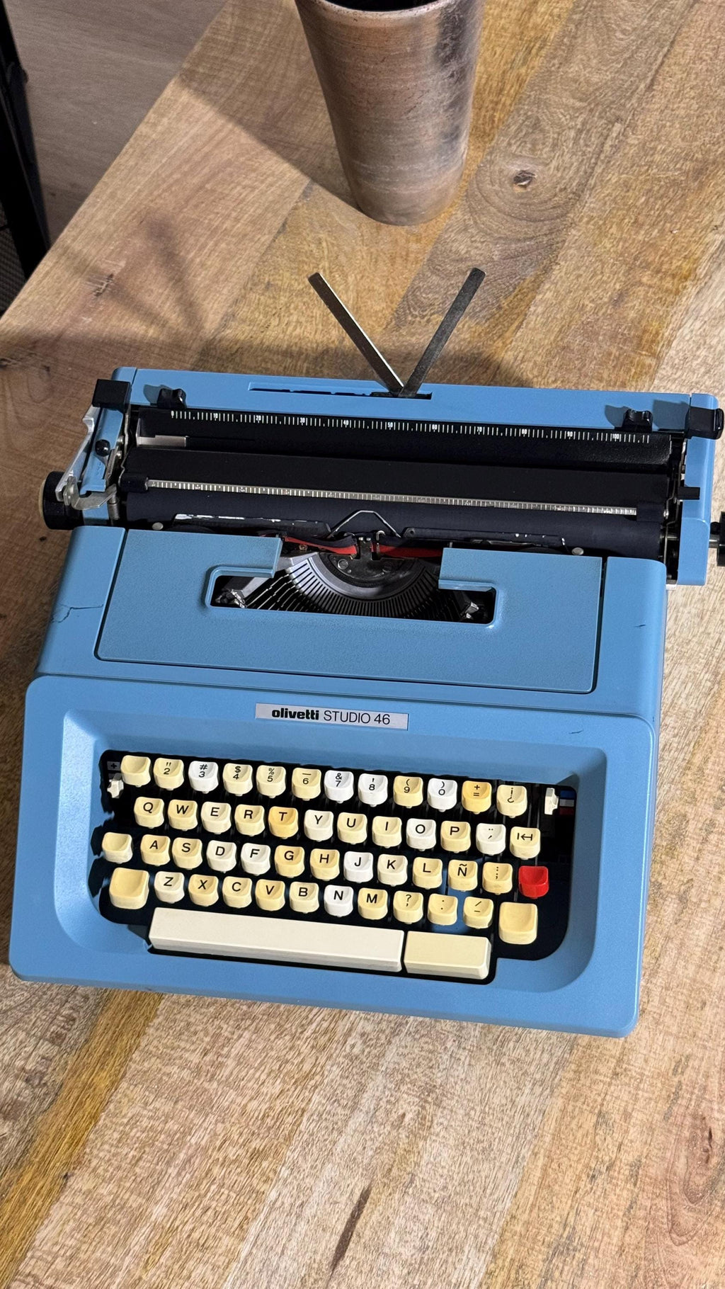 Máquina de Escribir Olivetti Studio 46 Azul Funcionando | Vintage con Maletín
