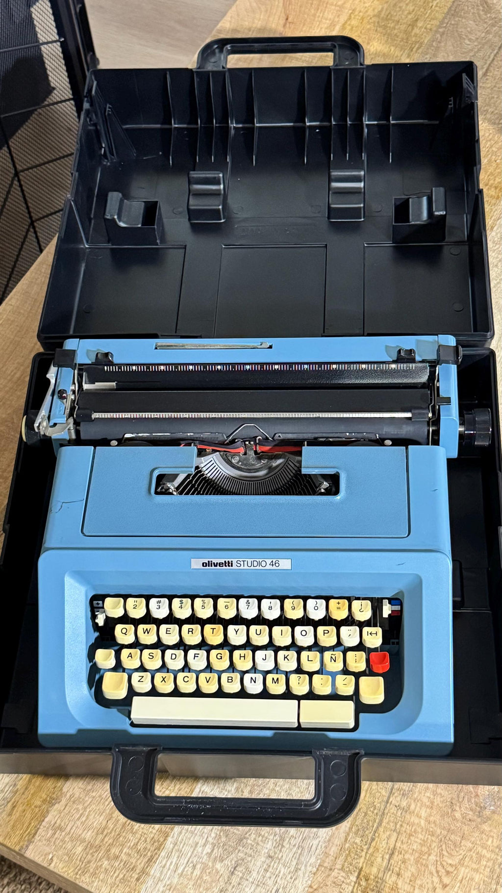 Máquina de Escribir Olivetti Studio 46 Azul Funcionando | Vintage con Maletín