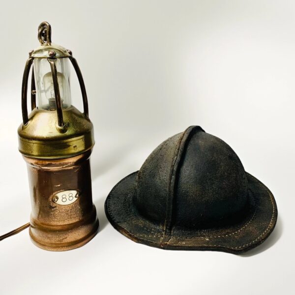 Equipo de Minería 1900-1910: Casco y Lámpara